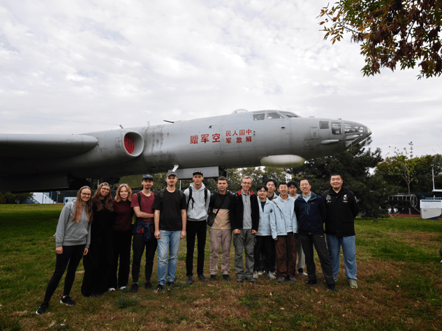 波兰波兹南理工大学航模队到北航沙河校区参